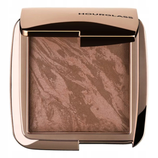 Lisovaný bronzer Hourglass Ambient Lighting Luminous Bronze Light saténový povrch 11 g